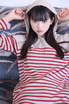 女大学生的沙龙室观看